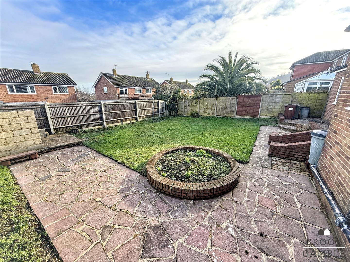5 Bedroom House - Detached. Bracken Road in Eastbourne,  6